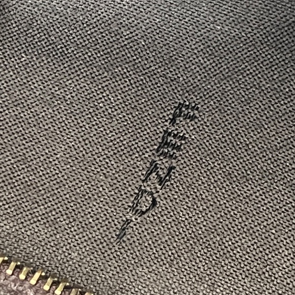 Authentic Fendi  baguette bag - Picture 9 of 12